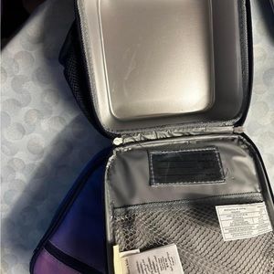 Gentle used lunchbox. Color not available online anymore.